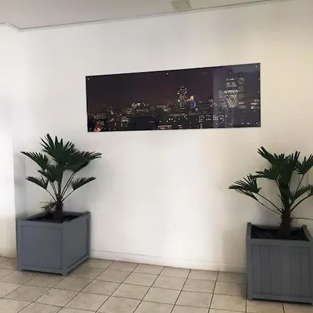 1 Bedroom Flat Near Excel, O2, Canary Wharf - Лондон Экстерьер фото