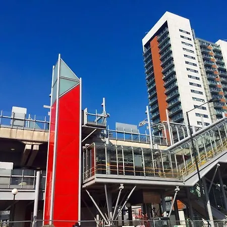 1 Bedroom Flat Near Excel, O2, Canary Wharf - Лондон Экстерьер фото