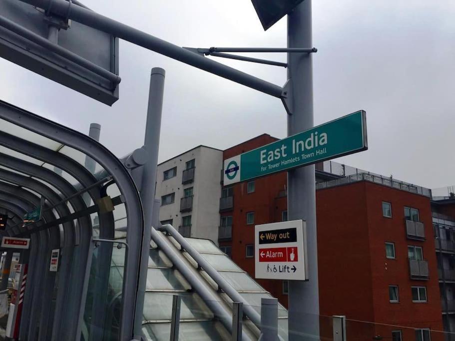 1 Bedroom Flat Near Excel, O2, Canary Wharf - Апартаменты *