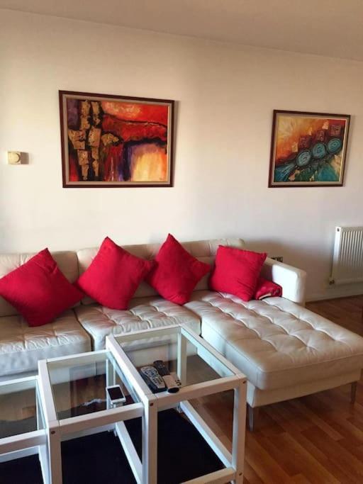 Апартаменты 1 Bedroom Flat Near Excel, O2, Canary Wharf - Лондон