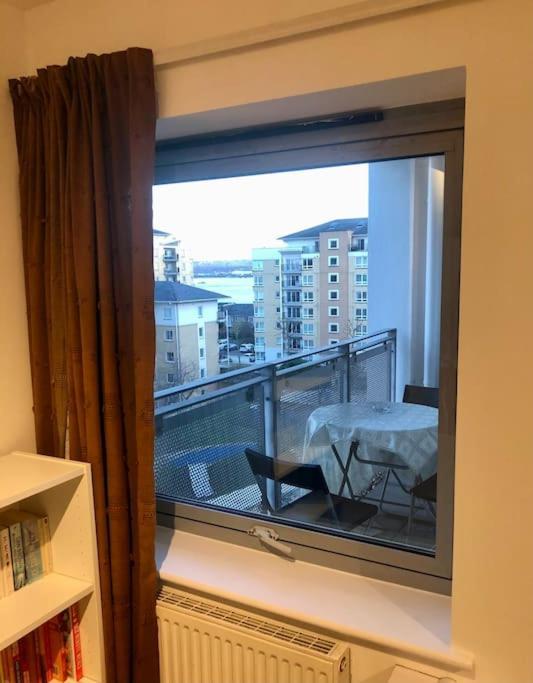 Апартаменты 1 Bedroom Flat Near Excel, O2, Canary Wharf - Лондон